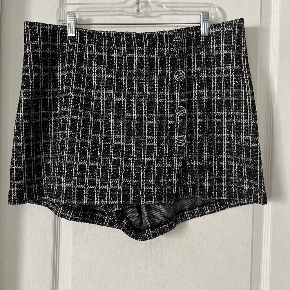 Torrid Black and White Textured Skirt